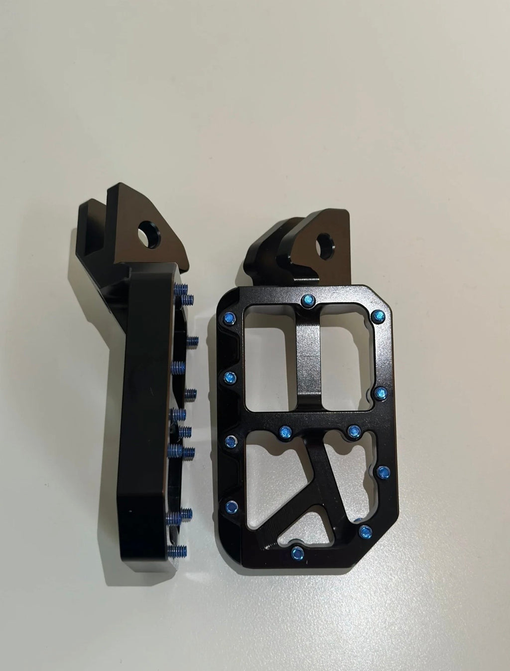 Black foot pegs